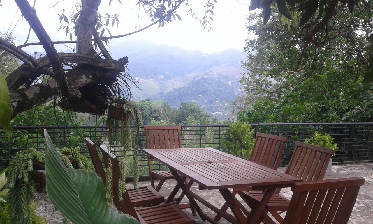 Selyna Sky Terrace Bed & Breakfast แคนดี้ ภายนอก รูปภาพ